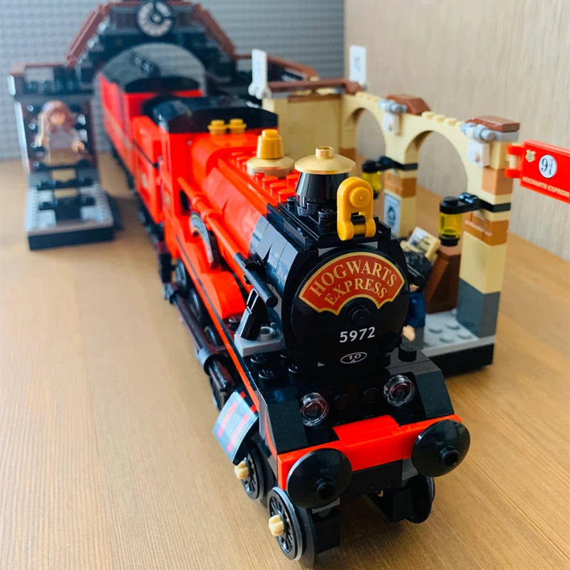 Magic Movie Series Express Train Creative and Versatile Creative Building Assembly Bricks Toys Kid Gifts Toys Christmas 75955